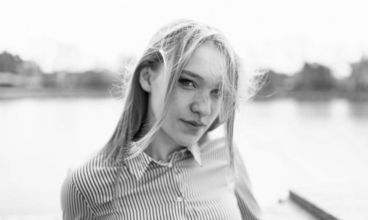 Moderne Ausbildungsräume mit professioneller Friseurausstattung